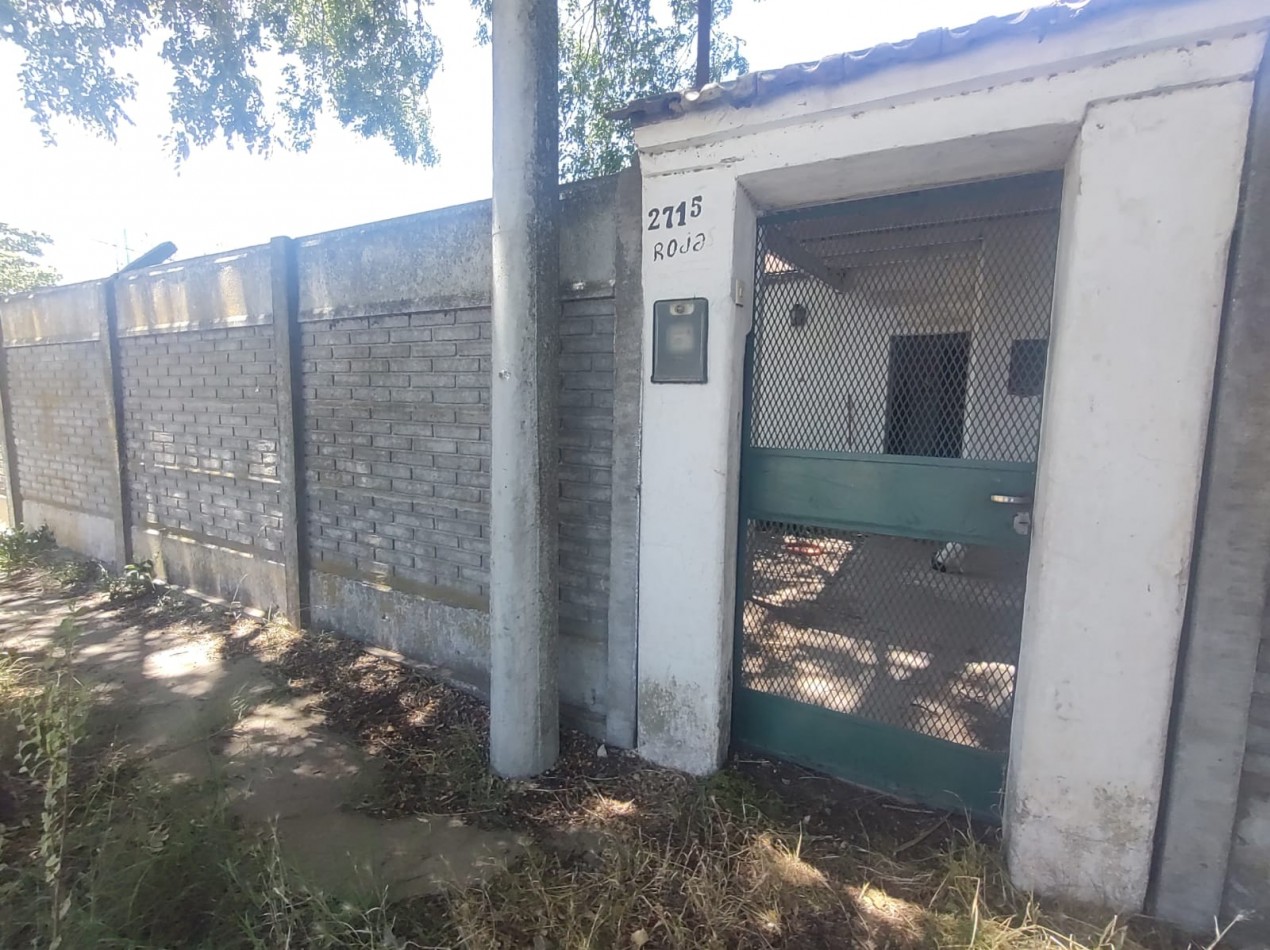 Lote con casa a reciclar