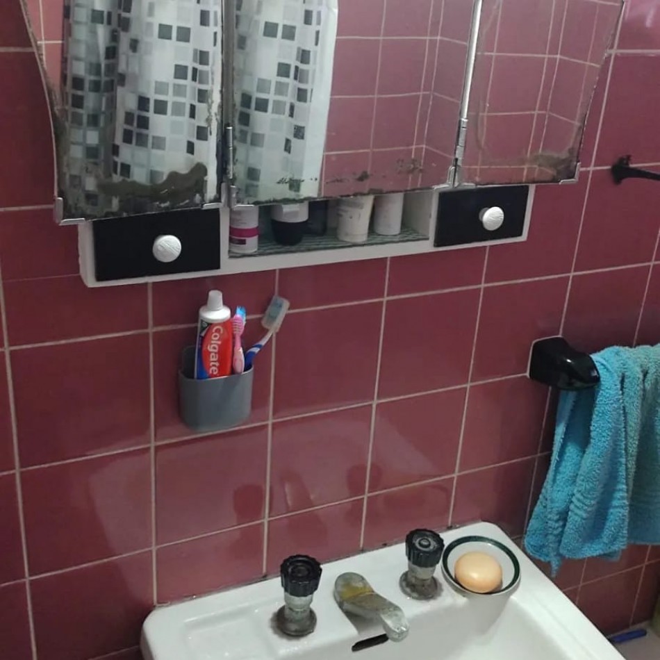Departamento en PH en venta de dos dormitorios en calle 8 entre 68 y 69