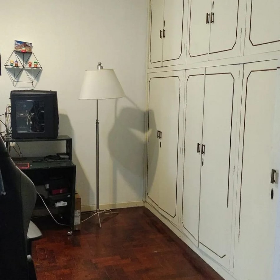 Departamento en PH en venta de dos dormitorios en calle 8 entre 68 y 69