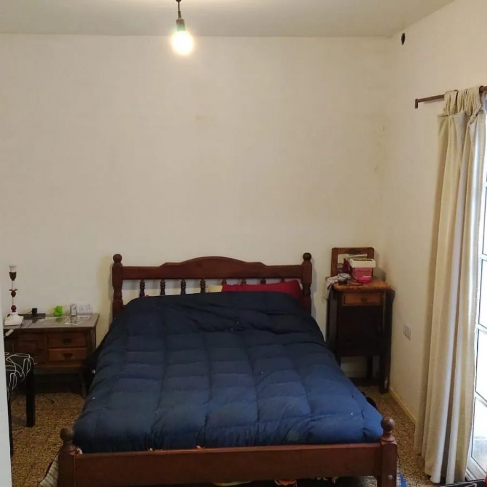 Departamento en PH en venta de dos dormitorios en calle 8 entre 68 y 69