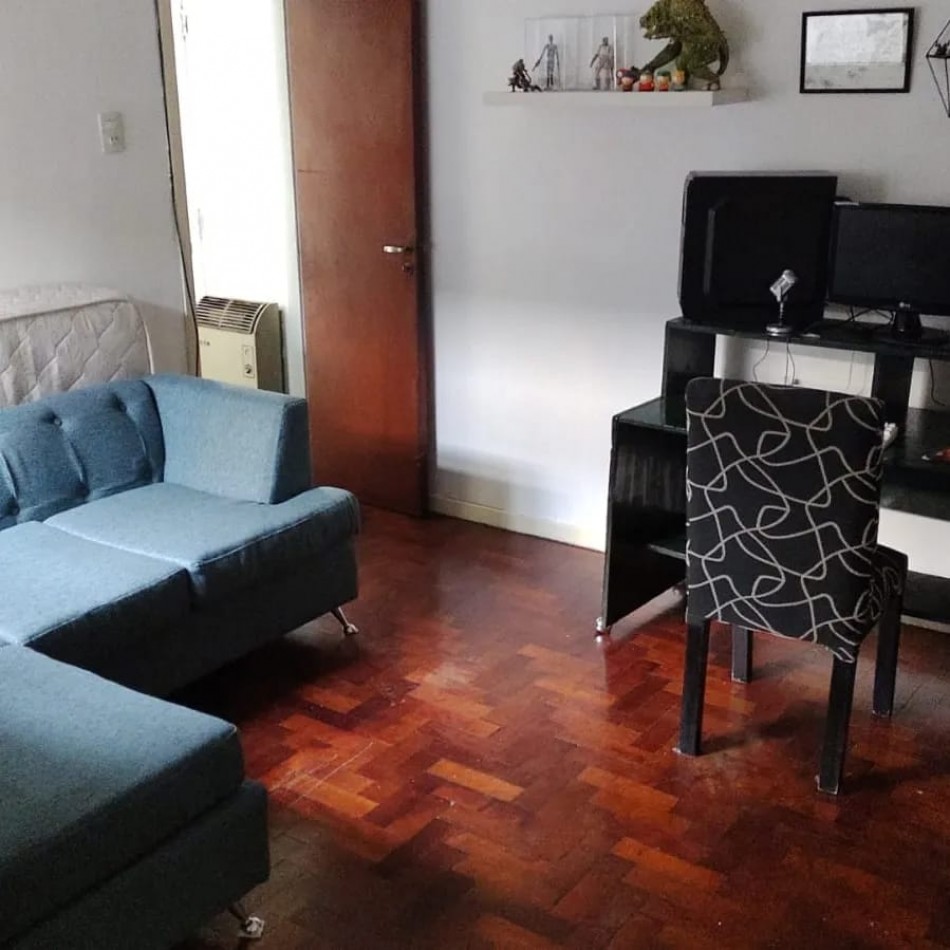 Departamento en PH en venta de dos dormitorios en calle 8 entre 68 y 69
