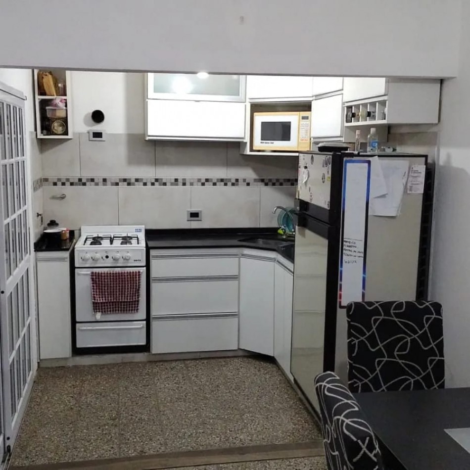 Departamento en PH en venta de dos dormitorios en calle 8 entre 68 y 69