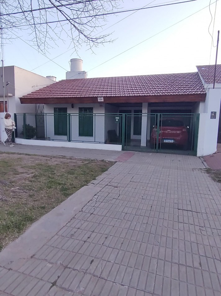Casa sobre Av. Moreno