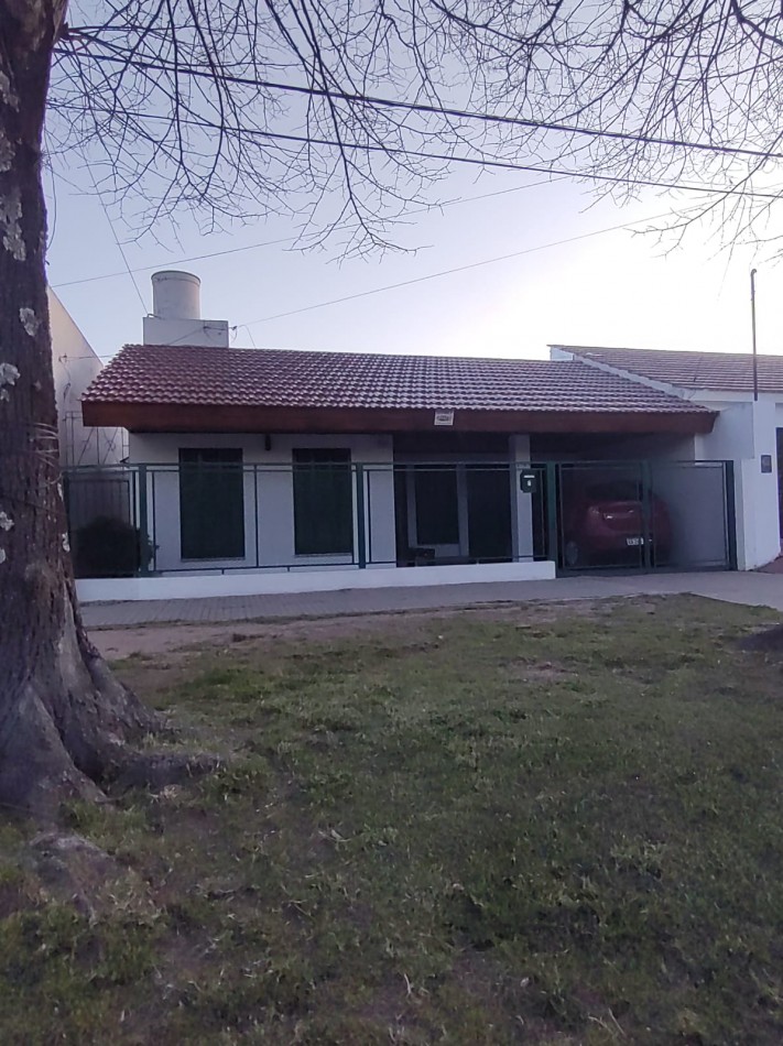Casa sobre Av. Moreno