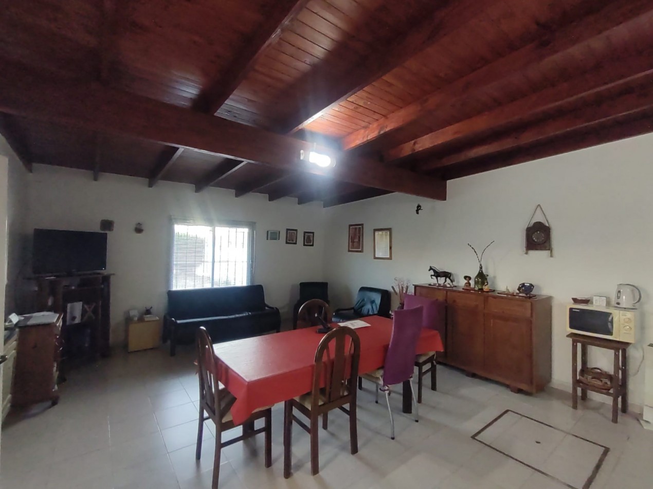 Casa sobre Av. Moreno