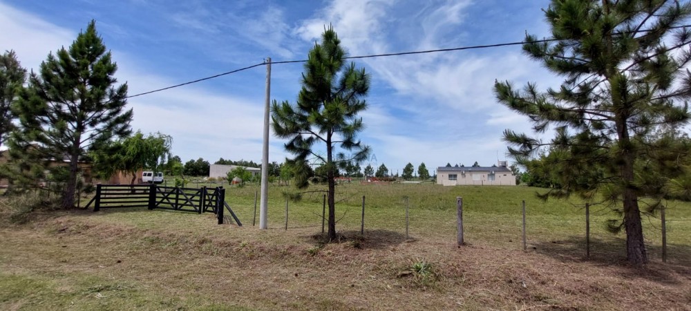Lote en Barrio "Los Aromos"