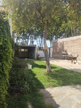 Venta de casa sobre Av. Rivadavia